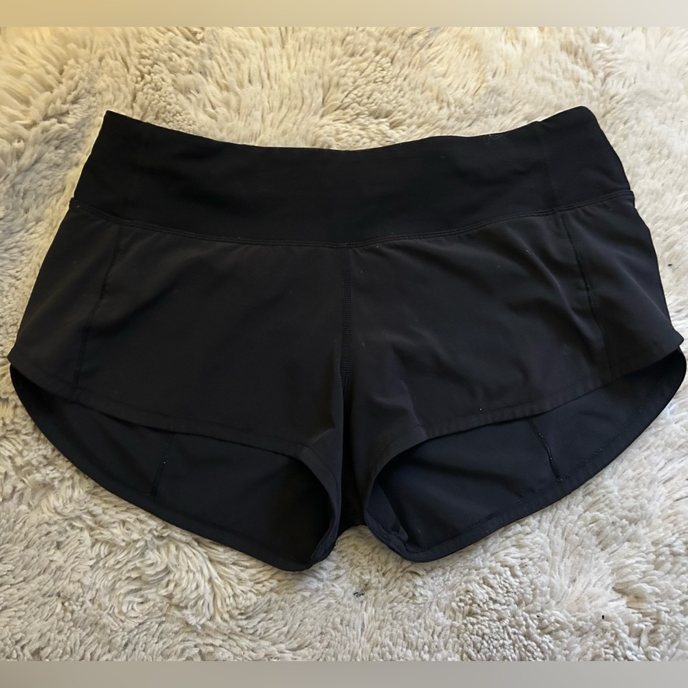 Lululemon Black Speed Up Shorts! SIZE 4, 2.5IN INSEAM